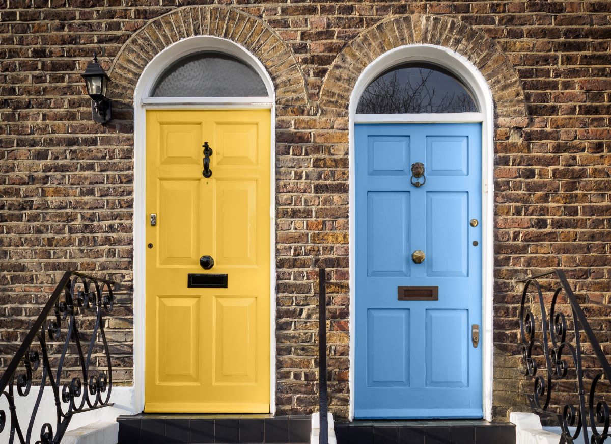 Unsame Your Doors with the best door colours